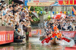 巴雷拉结束近1年的社媒沉默，更新Ins发布国米夺冠庆祝照片